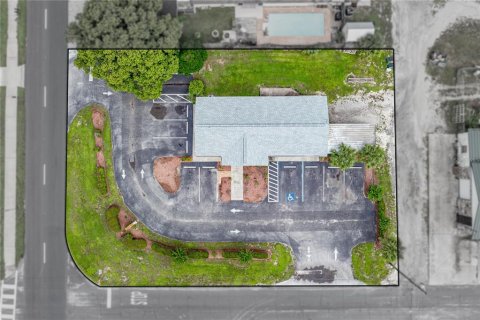 Commercial property in Zephyrhills, Florida 129.32 sq.m. № 2384106 - photo 22