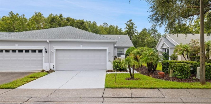 Villa ou maison à Land O' Lakes, Floride 2 chambres, 124.49 m2 № 2212333