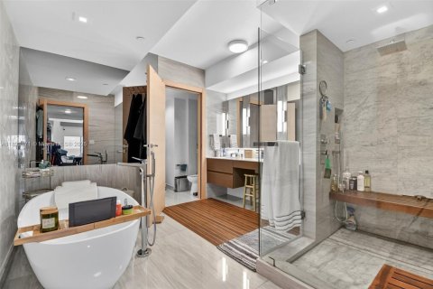 Condominio en venta en Sunny Isles Beach, Florida, 3 dormitorios, 205.31 m2 № 2034745 - foto 16