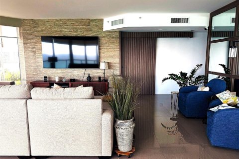 Condominio en venta en Sunny Isles Beach, Florida, 3 dormitorios, 205.31 m2 № 2034745 - foto 7