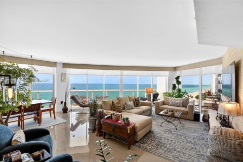 Condominio en venta en Sunny Isles Beach, Florida, 3 dormitorios, 205.31 m2 № 2034745 - foto 4