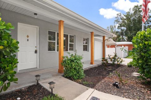 Casa en alquiler en Bradenton, Florida, 2 dormitorios, 166.85 m2 № 1847491 - foto 1