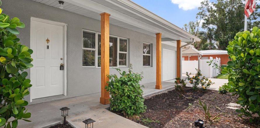 Casa en Bradenton, Florida 2 dormitorios, 166.85 m2 № 1847491