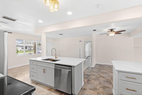 Casa en alquiler en Bradenton, Florida, 2 dormitorios, 166.85 m2 № 1847491 - foto 8