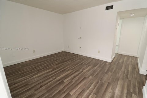 Appartement à louer à Miami, Floride: 2 chambres, 74.32 m2 № 2056120 - photo 14