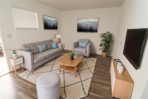 Appartement à louer à Miami, Floride: 2 chambres, 74.32 m2 № 2056120 - photo 1