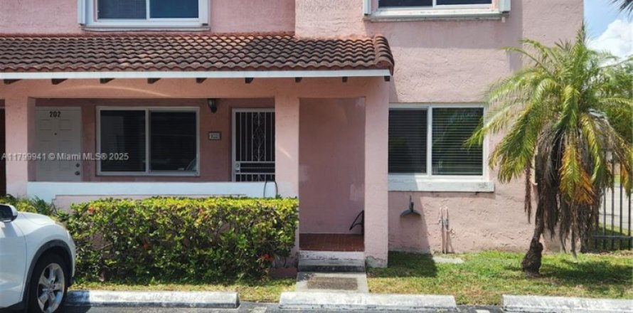 Condo in Doral, Florida, 2 bedrooms № 1861718