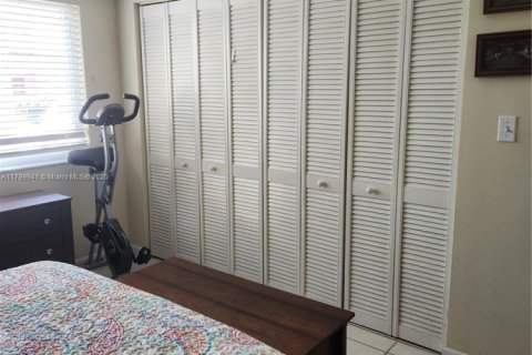 Condo in Doral, Florida, 2 bedrooms  № 1861718 - photo 14