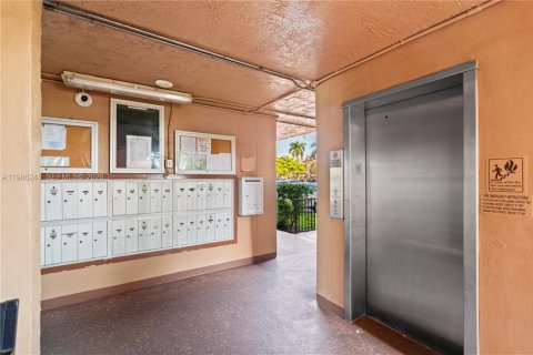 Condominio en venta en Sunrise, Florida, 1 dormitorio, 78.97 m2 № 2050522 - foto 23