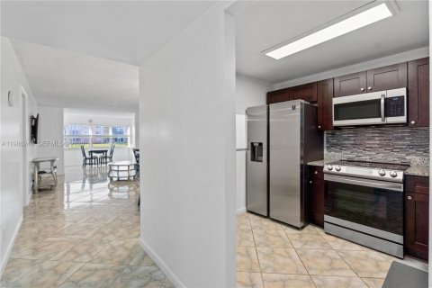 Condominio en venta en Sunrise, Florida, 1 dormitorio, 78.97 m2 № 2050522 - foto 4