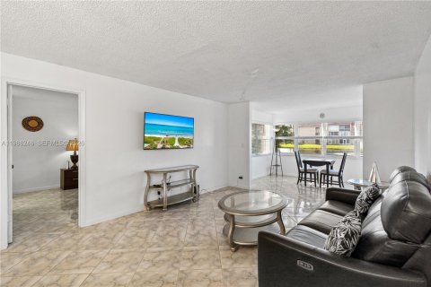 Condominio en venta en Sunrise, Florida, 1 dormitorio, 78.97 m2 № 2050522 - foto 8