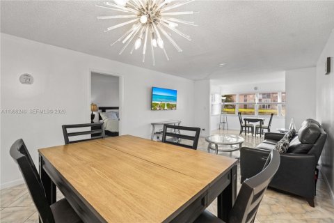 Condominio en venta en Sunrise, Florida, 1 dormitorio, 78.97 m2 № 2050522 - foto 5