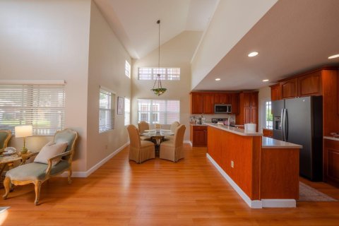 House in Okeechobee, Florida 1 bedroom, 136.01 sq.m. № 2175625 - photo 4
