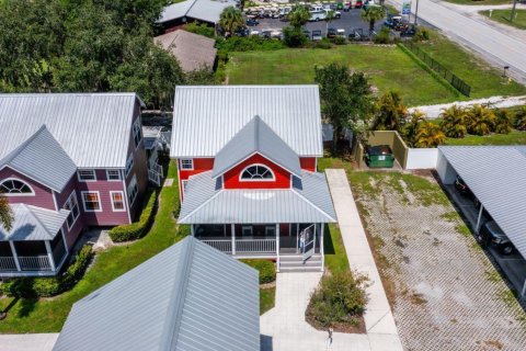 House in Okeechobee, Florida 1 bedroom, 136.01 sq.m. № 2175625 - photo 2