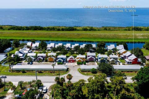 House in Okeechobee, Florida 1 bedroom, 136.01 sq.m. № 2175625 - photo 9
