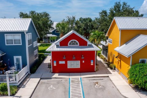 House in Okeechobee, Florida 1 bedroom, 136.01 sq.m. № 2175625 - photo 15
