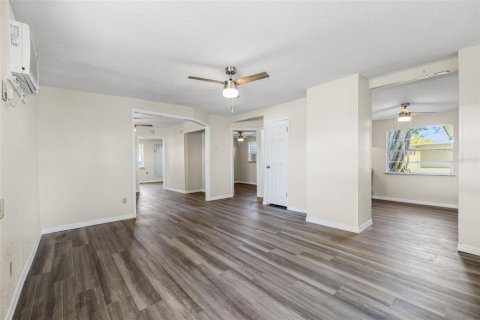 Casa en venta en Zephyrhills, Florida, 2 dormitorios, 136.85 m2 № 2095295 - foto 10