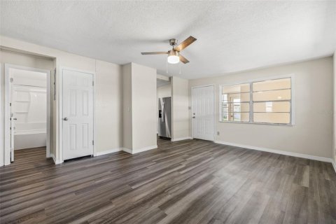 Casa en venta en Zephyrhills, Florida, 2 dormitorios, 136.85 m2 № 2095295 - foto 9