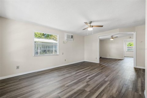 Casa en venta en Zephyrhills, Florida, 2 dormitorios, 136.85 m2 № 2095295 - foto 8