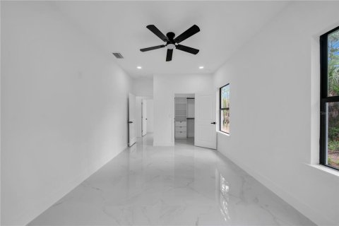 Villa ou maison à vendre à Lehigh Acres, Floride: 3 chambres, 111.48 m2 № 2415425 - photo 20