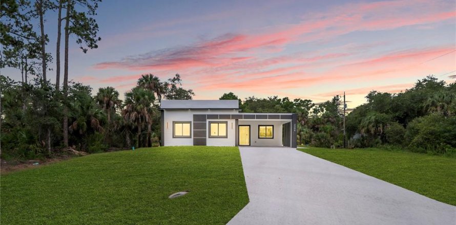 Villa ou maison à Lehigh Acres, Floride 3 chambres, 111.48 m2 № 2415425