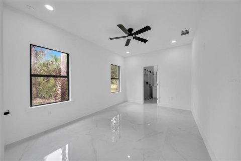Villa ou maison à vendre à Lehigh Acres, Floride: 3 chambres, 111.48 m2 № 2415425 - photo 21