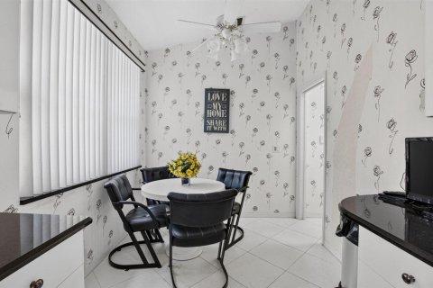 Villa ou maison à vendre à Delray Beach, Floride: 2 chambres, 144.74 m2 № 2414861 - photo 8