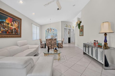 Villa ou maison à vendre à Delray Beach, Floride: 2 chambres, 144.74 m2 № 2414861 - photo 19