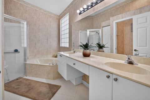 Villa ou maison à vendre à Delray Beach, Floride: 2 chambres, 144.74 m2 № 2414861 - photo 24