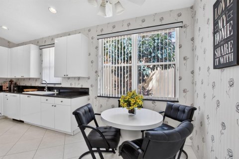 Villa ou maison à vendre à Delray Beach, Floride: 2 chambres, 144.74 m2 № 2414861 - photo 9