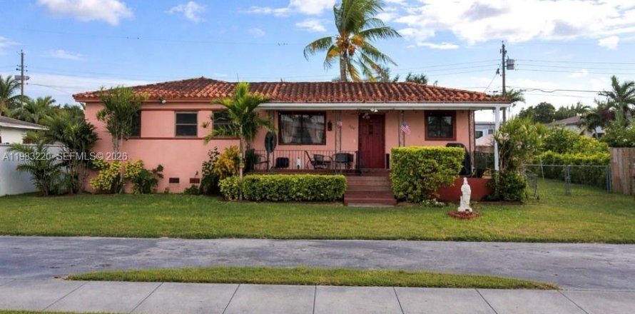 Villa ou maison à Miami, Floride 3 chambres, 132.48 m2 № 2049932