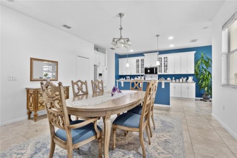 House in Orlando, Florida 3 bedrooms, 250.19 sq.m. № 2199348 - photo 8