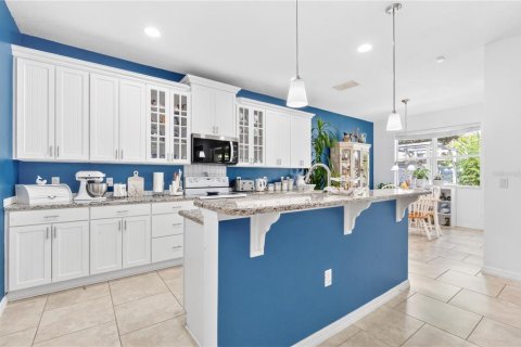 House in Orlando, Florida 3 bedrooms, 250.19 sq.m. № 2199348 - photo 9