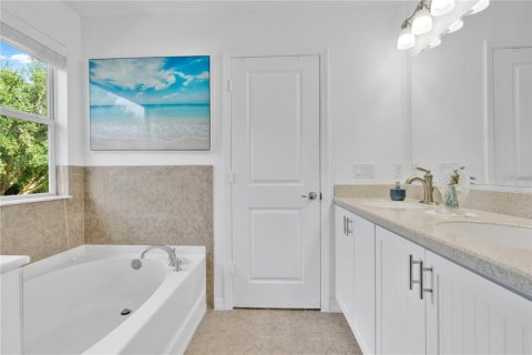 House in Orlando, Florida 3 bedrooms, 250.19 sq.m. № 2199348 - photo 23