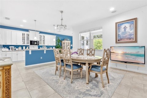 House in Orlando, Florida 3 bedrooms, 250.19 sq.m. № 2199348 - photo 7