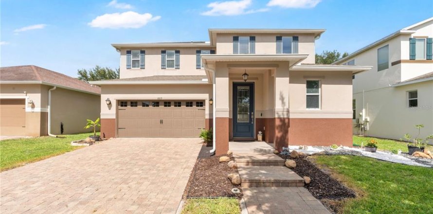 House in Orlando, Florida 3 bedrooms, 250.19 sq.m. № 2199348
