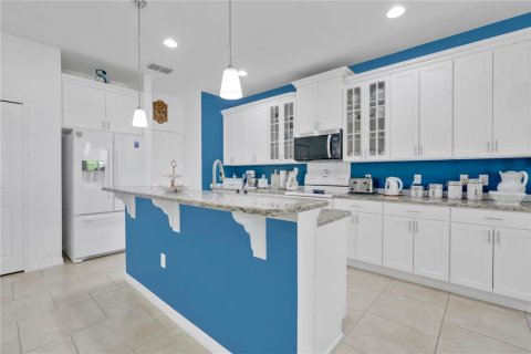 House in Orlando, Florida 3 bedrooms, 250.19 sq.m. № 2199348 - photo 17