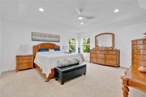 House in Orlando, Florida 3 bedrooms, 250.19 sq.m. № 2199348 - photo 21