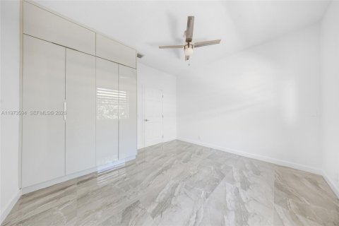 House in Cooper City, Florida 4 bedrooms, 250 sq.m. № 2033308 - photo 24