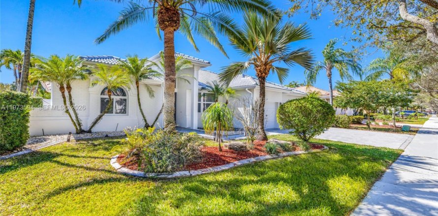 House in Cooper City, Florida 4 bedrooms, 250 sq.m. № 2033308