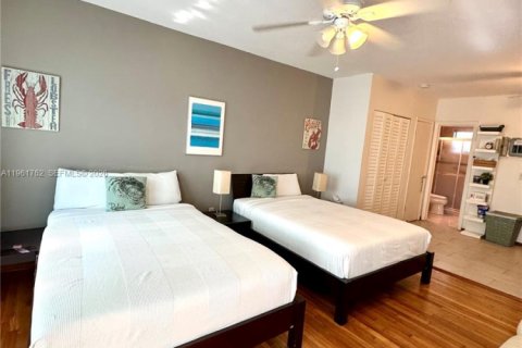 Студия в кондо в Майами-Бич, Флорида № 2024525