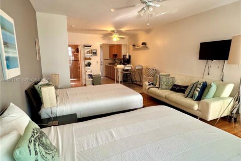 Снять в аренду кондоминиум в Майами-Бич, Флорида 40.88м2, № 2024525 - фото 2