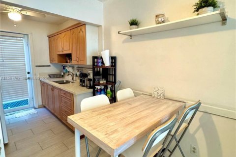 Снять в аренду кондоминиум в Майами-Бич, Флорида 40.88м2, № 2024525 - фото 6