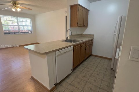 Купить кондоминиум в Пемброк-Пайнс, Флорида 2 спальни, 86.58м2, № 2153716 - фото 9