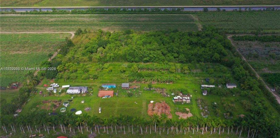 Immobilier commercial à Homestead, Floride № 1985206