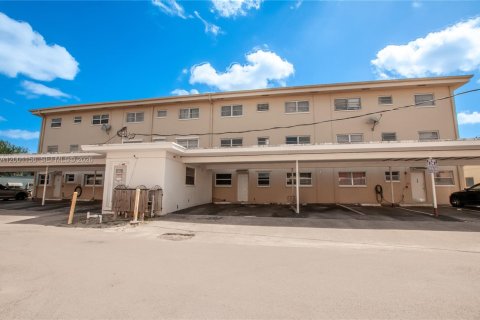 Condo in Hollywood, Florida, 2 bedrooms  № 2065338 - photo 29