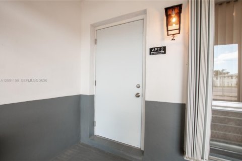 Condo in Hollywood, Florida, 2 bedrooms  № 2065338 - photo 27