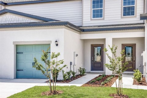 Townhouse in Dundee, Florida 2 bedrooms, 146.23 sq.m. № 1825070 - photo 2