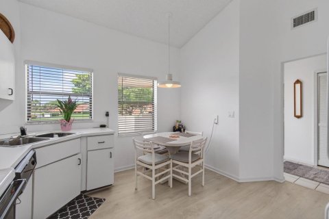 Condo in Boynton Beach, Florida, 2 bedrooms № 2185269 - photo 15