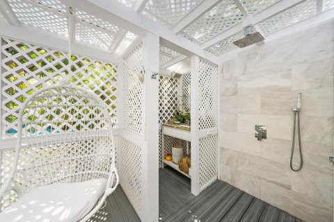 House in West Palm Beach, Florida 2 bedrooms, 119.66 sq.m. № 2158324 - photo 24